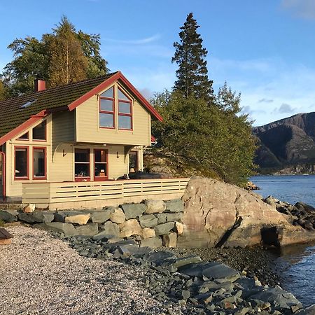 Seaside 3-Bedroom House Svelgen Exterior foto
